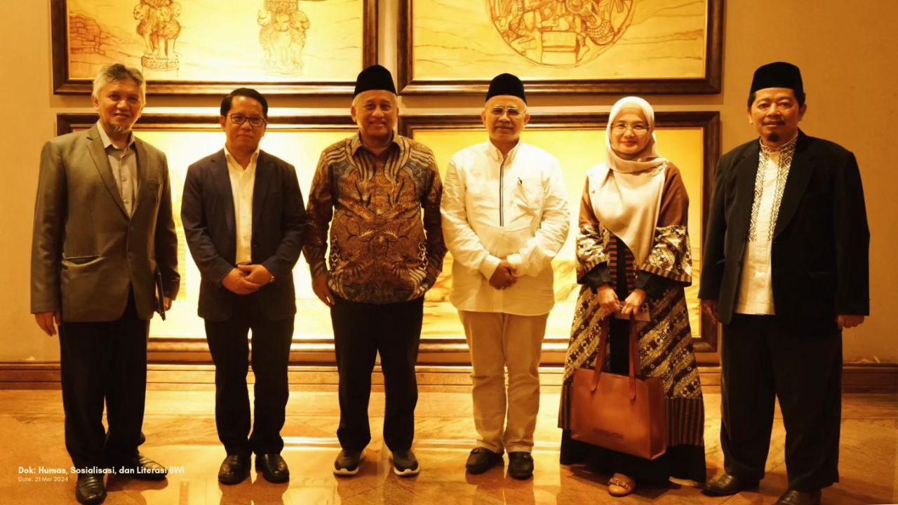 Foto Bersama 2 - Pisah Sambut Pengurus BWI - Menuju Sinergi dan Keberlanjutan Pengelolaan Wakaf