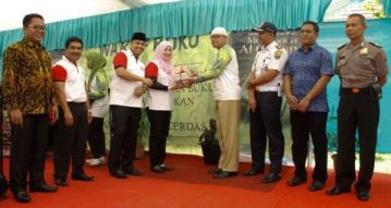 Wako Hendri Arnis Launching Gerakan Wakaf Buku Menuju Padang Panjang Cerdas